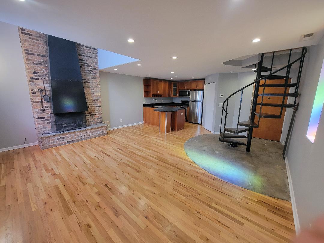 160 W BURTON Place #2R, Chicago, IL 60610