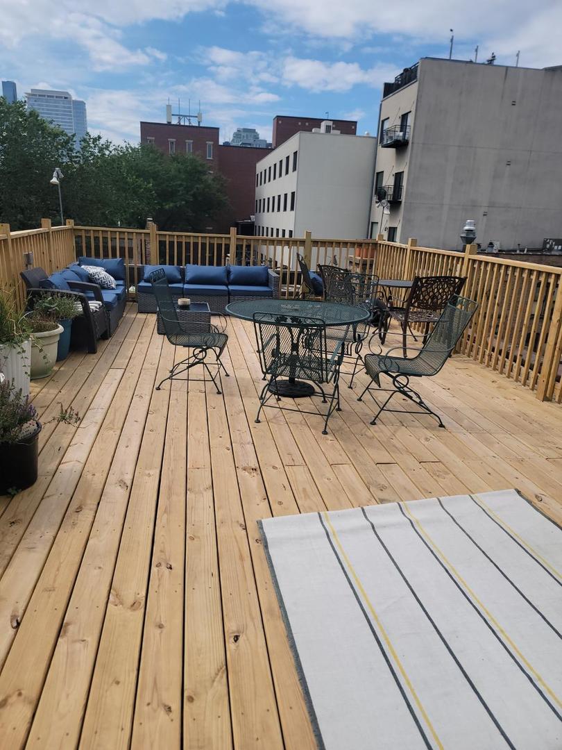160 W BURTON Place #2R, Chicago, IL 60610