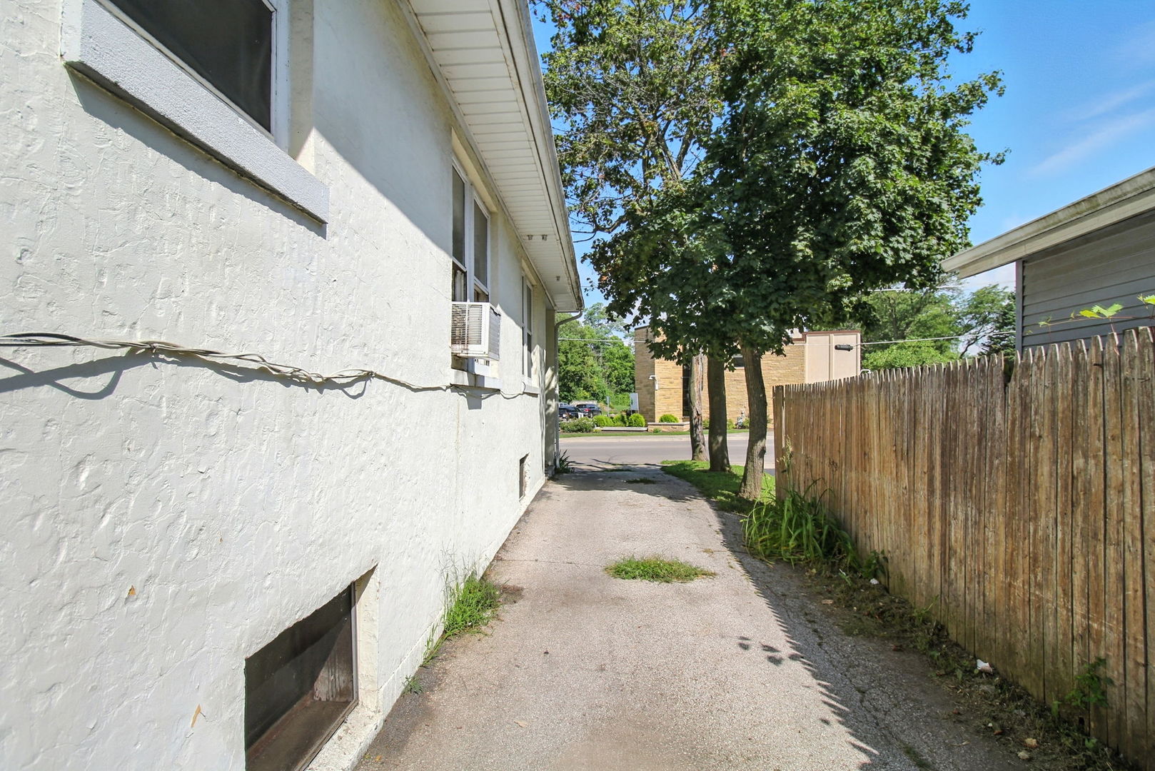 709 S River Street, Aurora, IL 60506