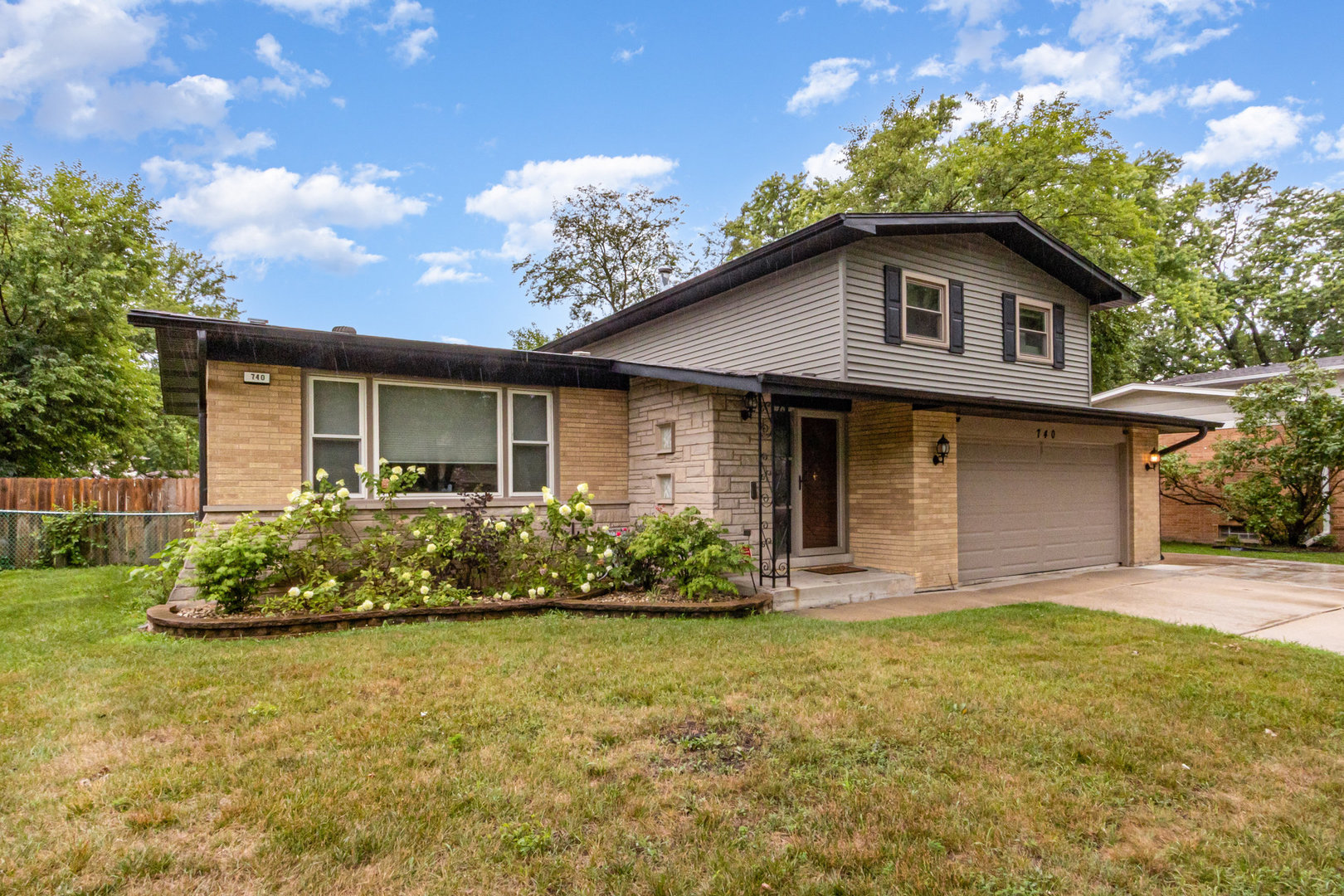 740 W Fitzhenry Court, Glenwood, IL 60425