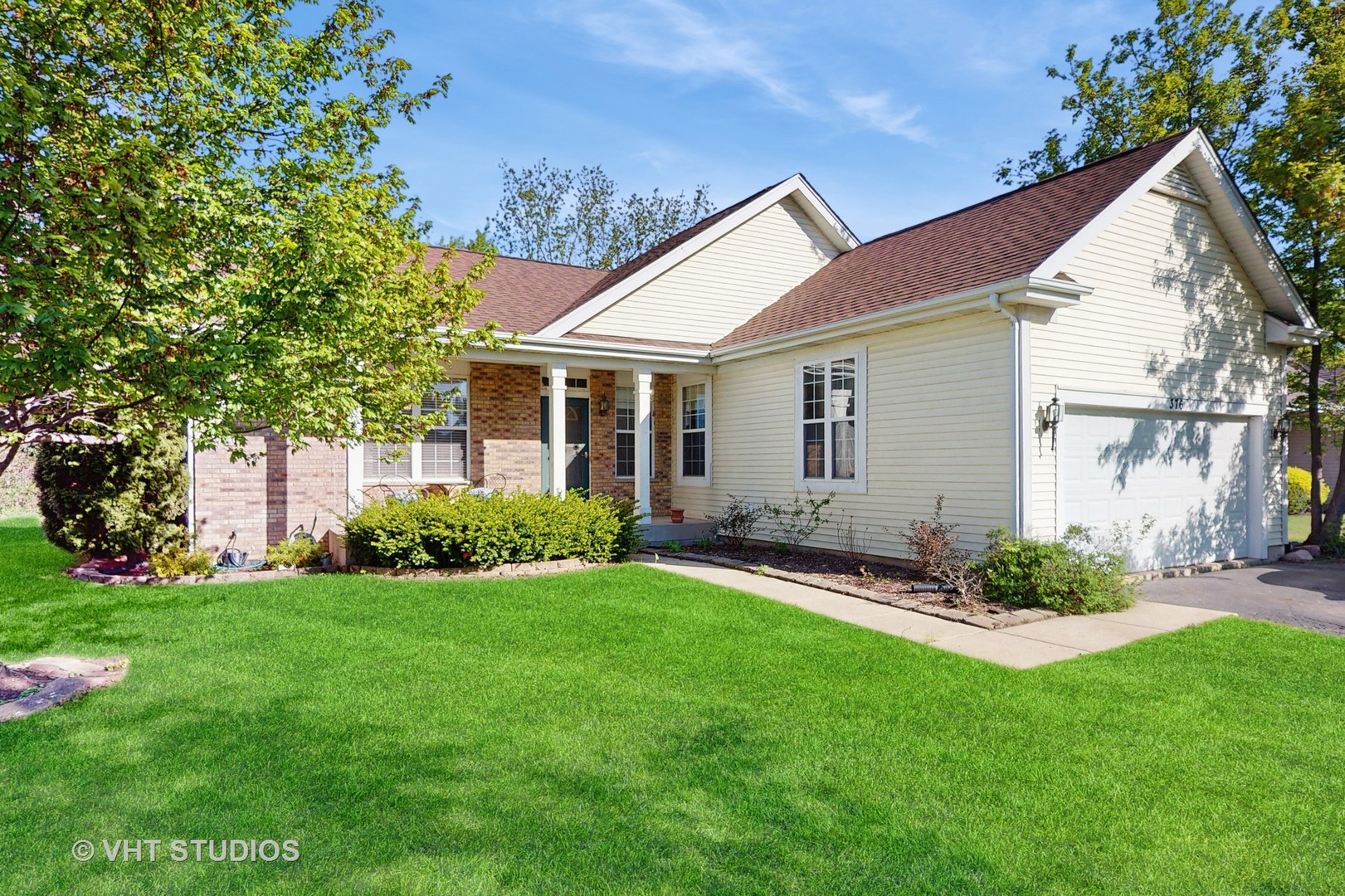 376 Willow Road, Lakemoor, IL 60051