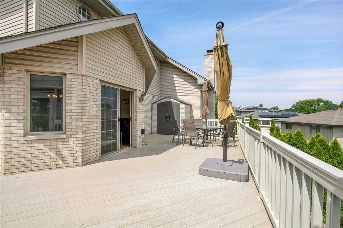9200 Greenwood Drive, Tinley Park, IL 60487