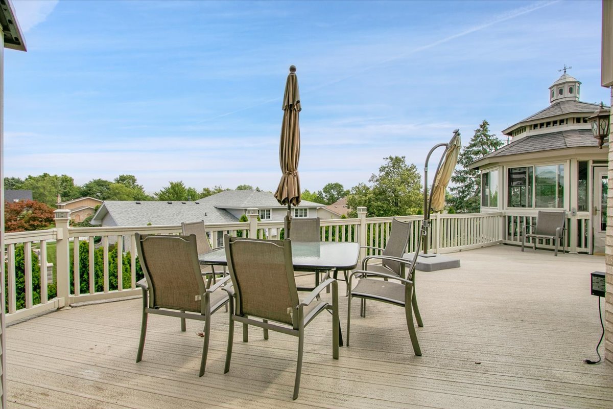 9200 Greenwood Drive, Tinley Park, IL 60487