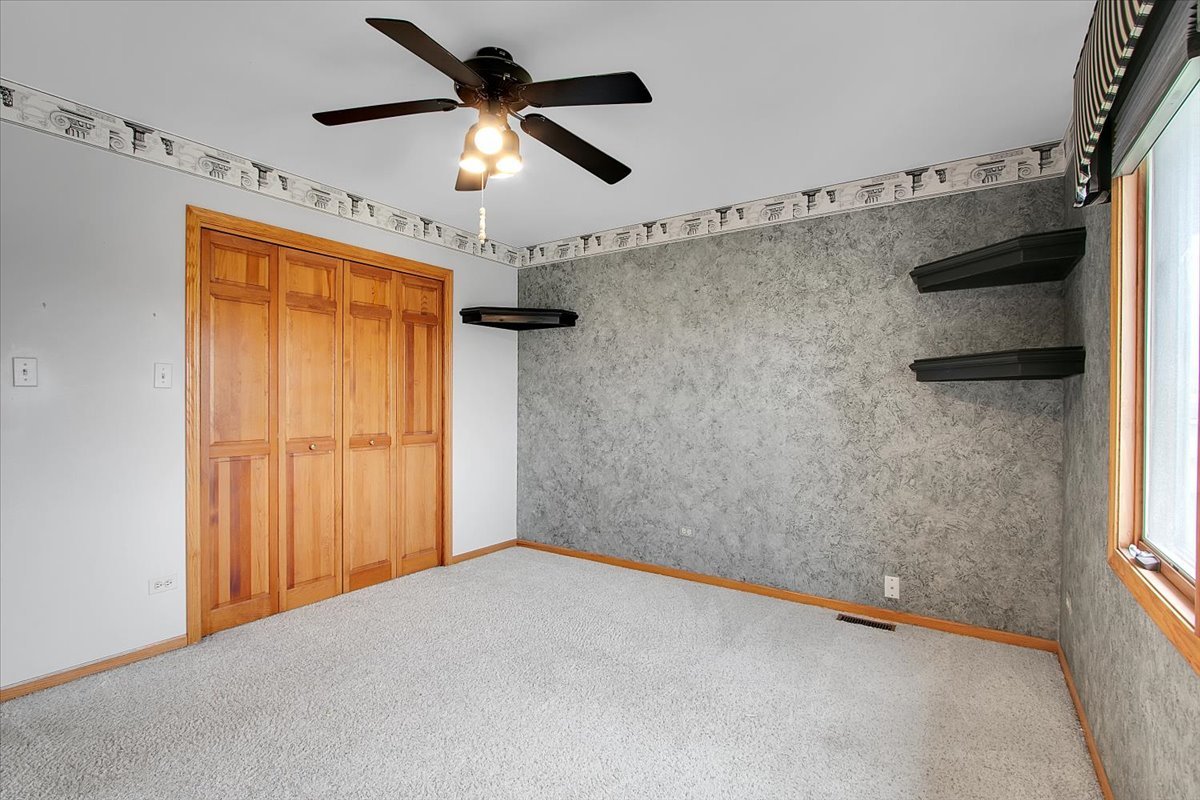 9200 Greenwood Drive, Tinley Park, IL 60487