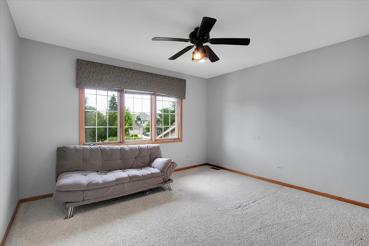 9200 Greenwood Drive, Tinley Park, IL 60487