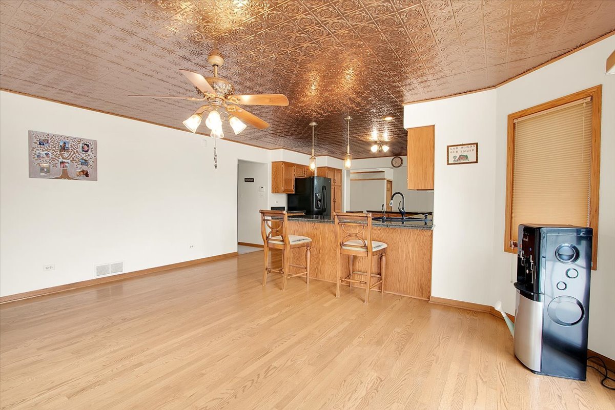 9200 Greenwood Drive, Tinley Park, IL 60487