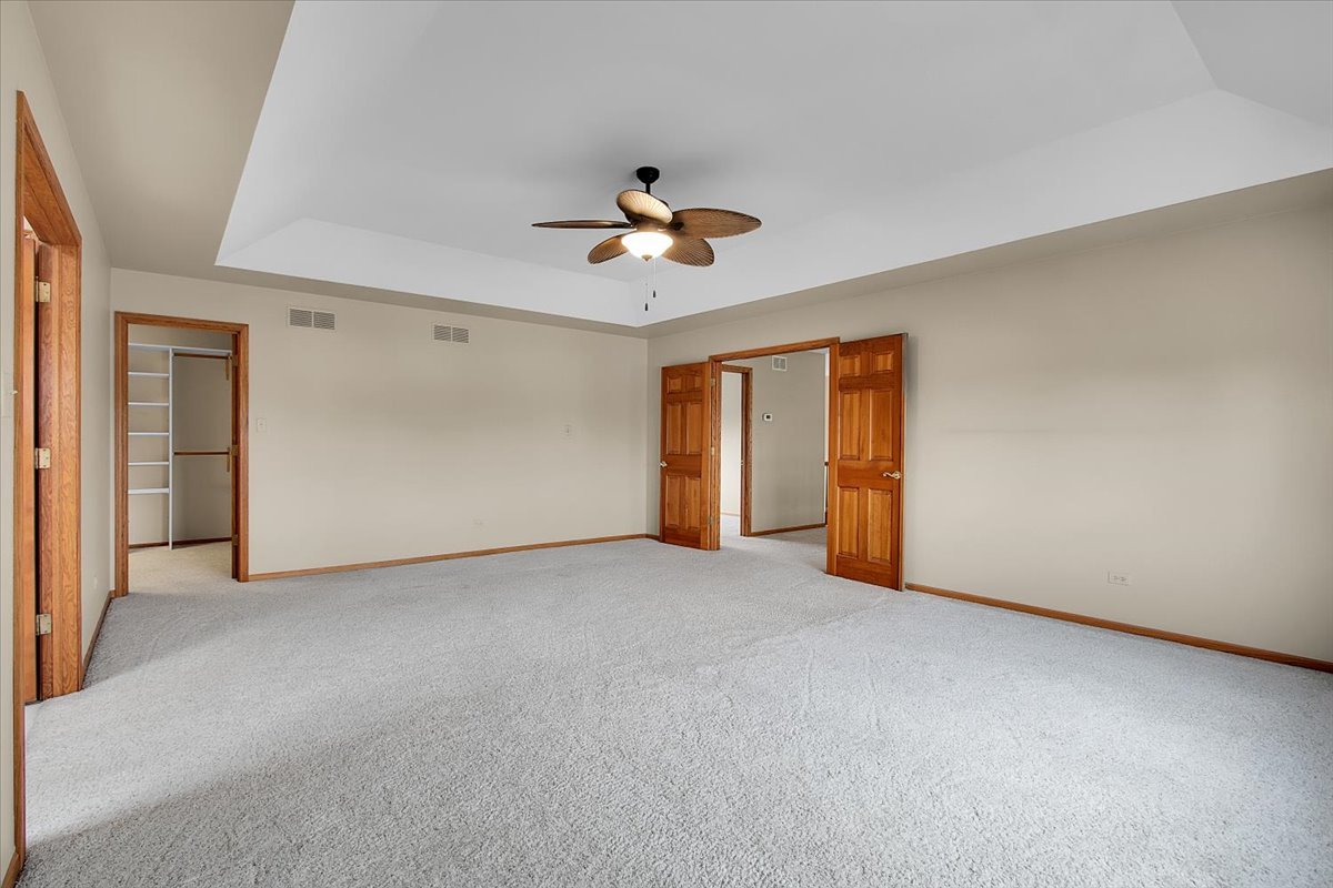 9200 Greenwood Drive, Tinley Park, IL 60487