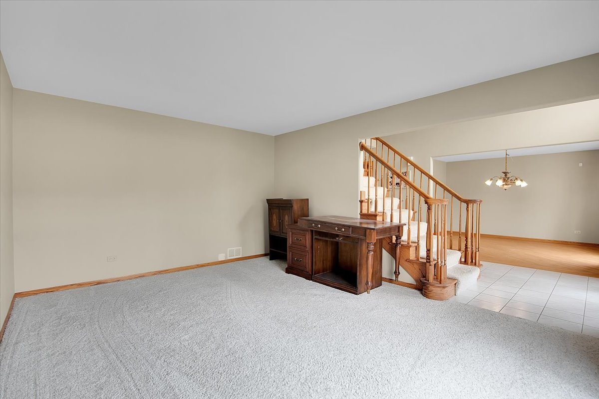 9200 Greenwood Drive, Tinley Park, IL 60487