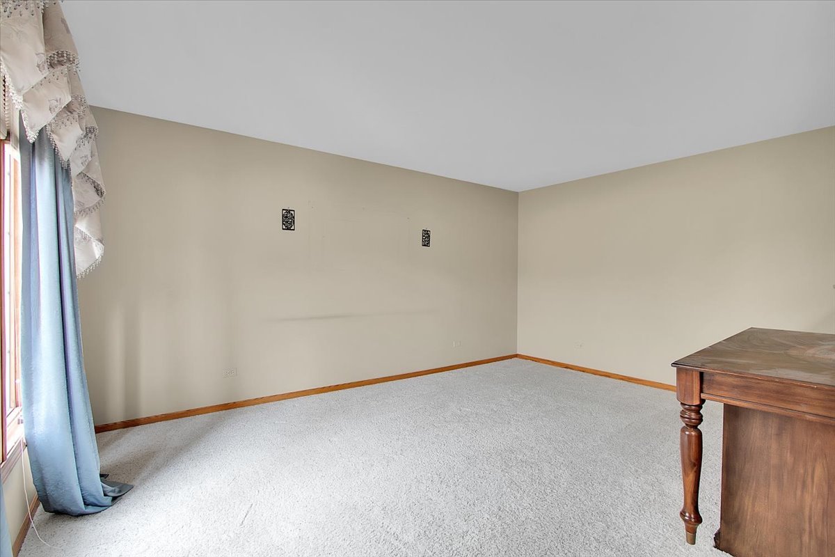 9200 Greenwood Drive, Tinley Park, IL 60487