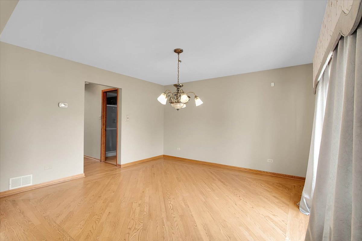 9200 Greenwood Drive, Tinley Park, IL 60487