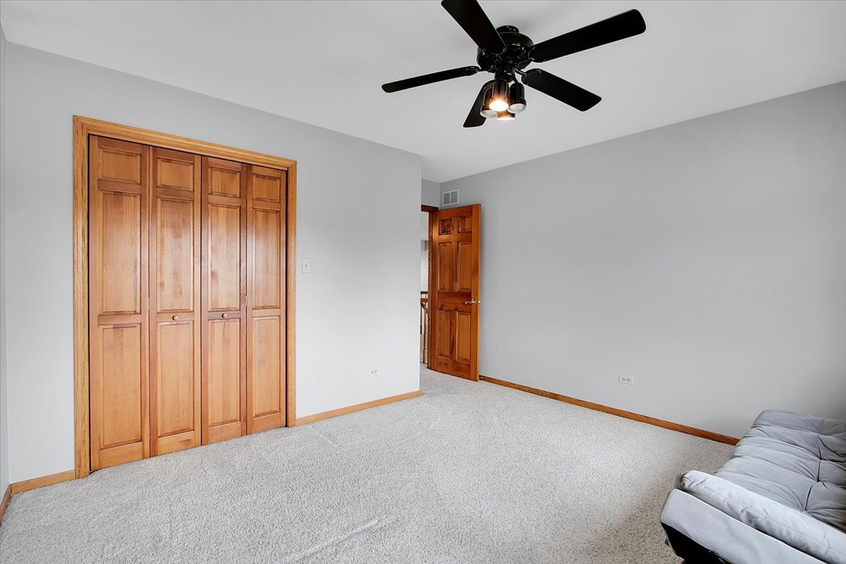 9200 Greenwood Drive, Tinley Park, IL 60487