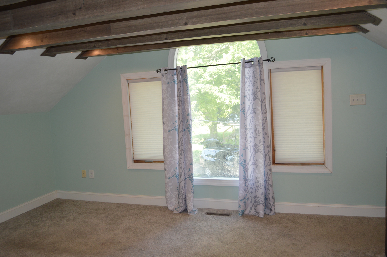 309 S Main Street, Walnut, IL 61376
