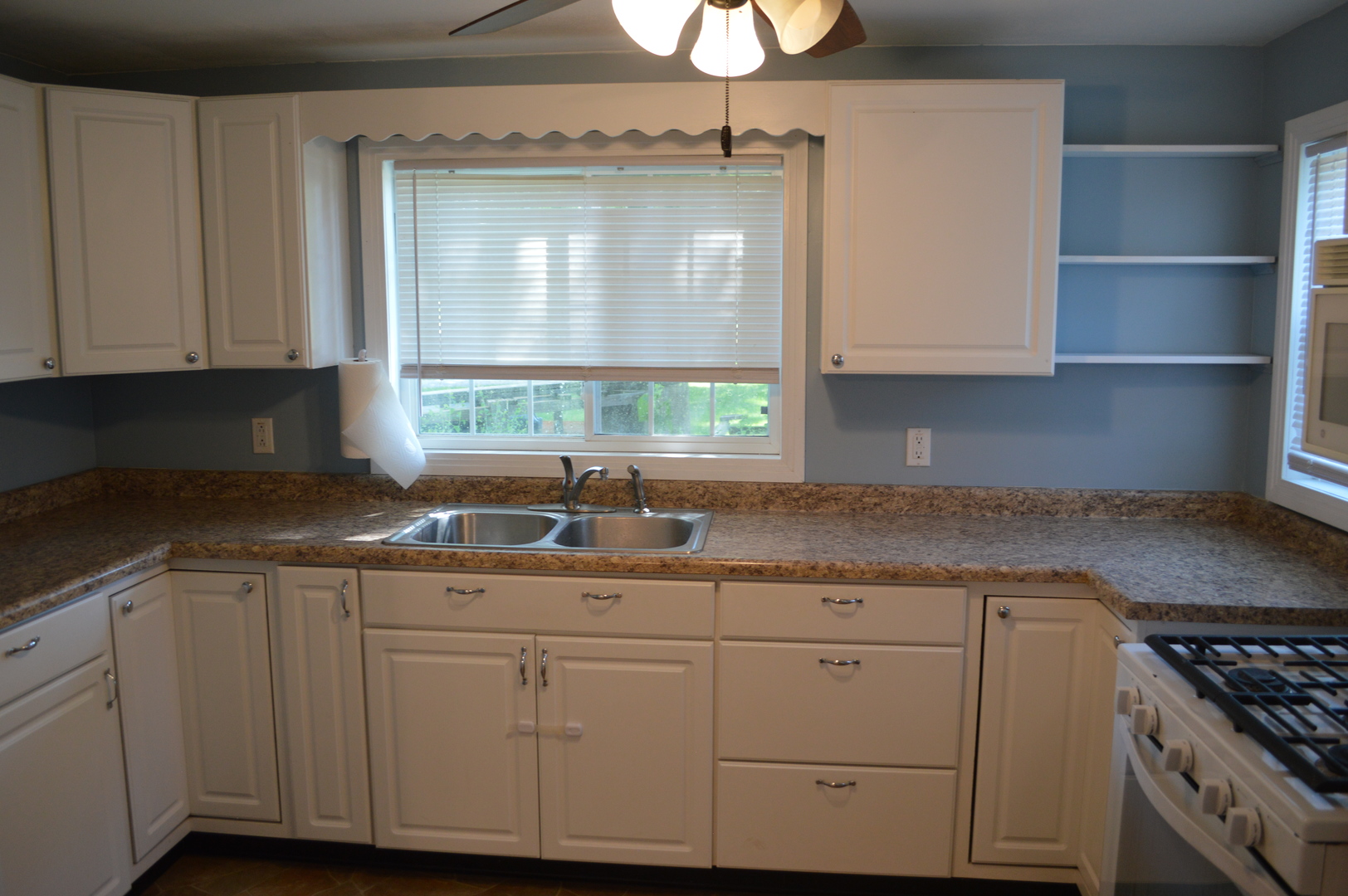 309 S Main Street, Walnut, IL 61376