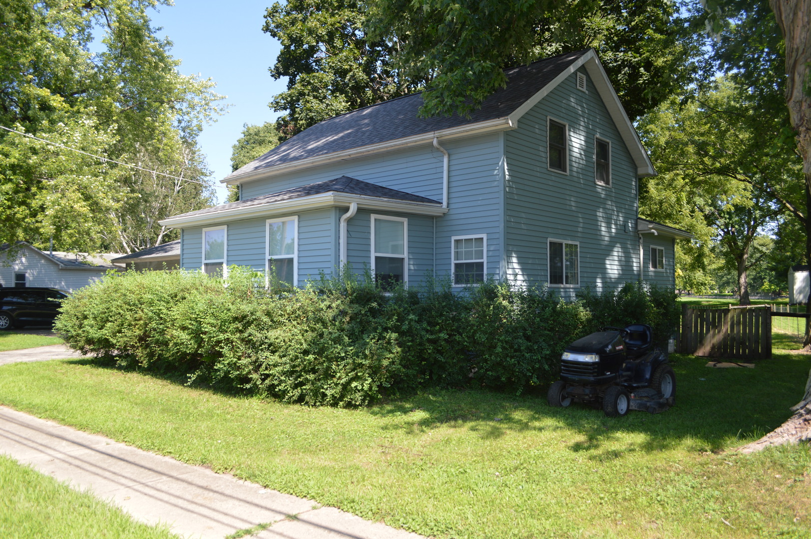 309 S Main Street, Walnut, IL 61376