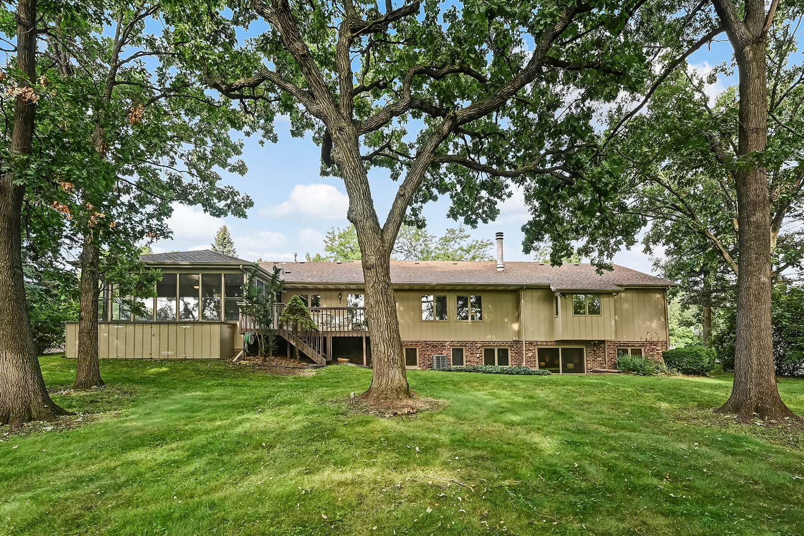 8141 Ridgepointe Drive, Burr Ridge, IL 60527