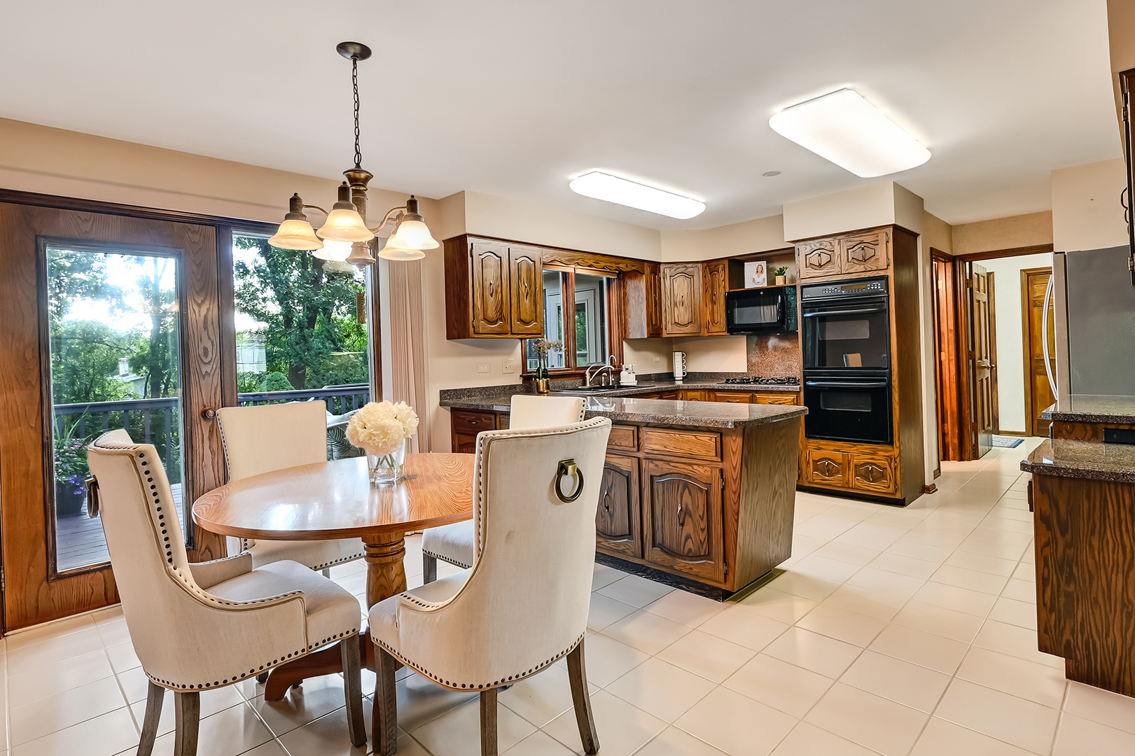 8141 Ridgepointe Drive, Burr Ridge, IL 60527