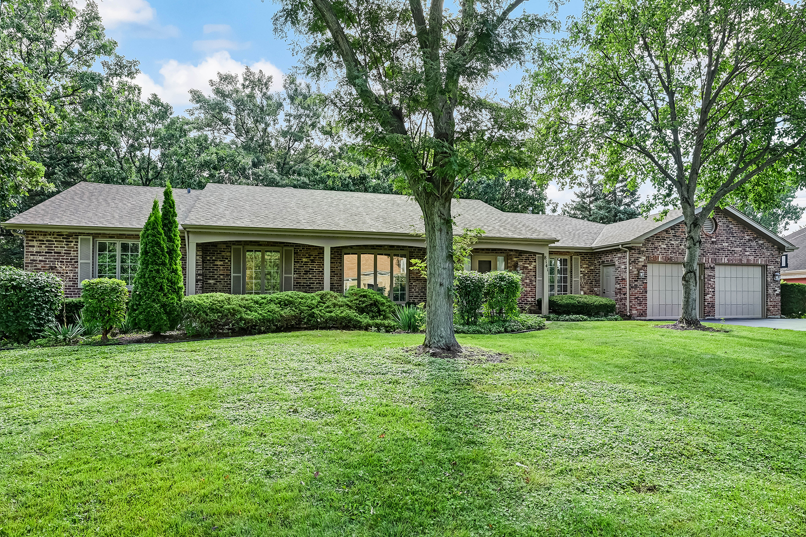 8141 Ridgepointe Drive, Burr Ridge, IL 60527