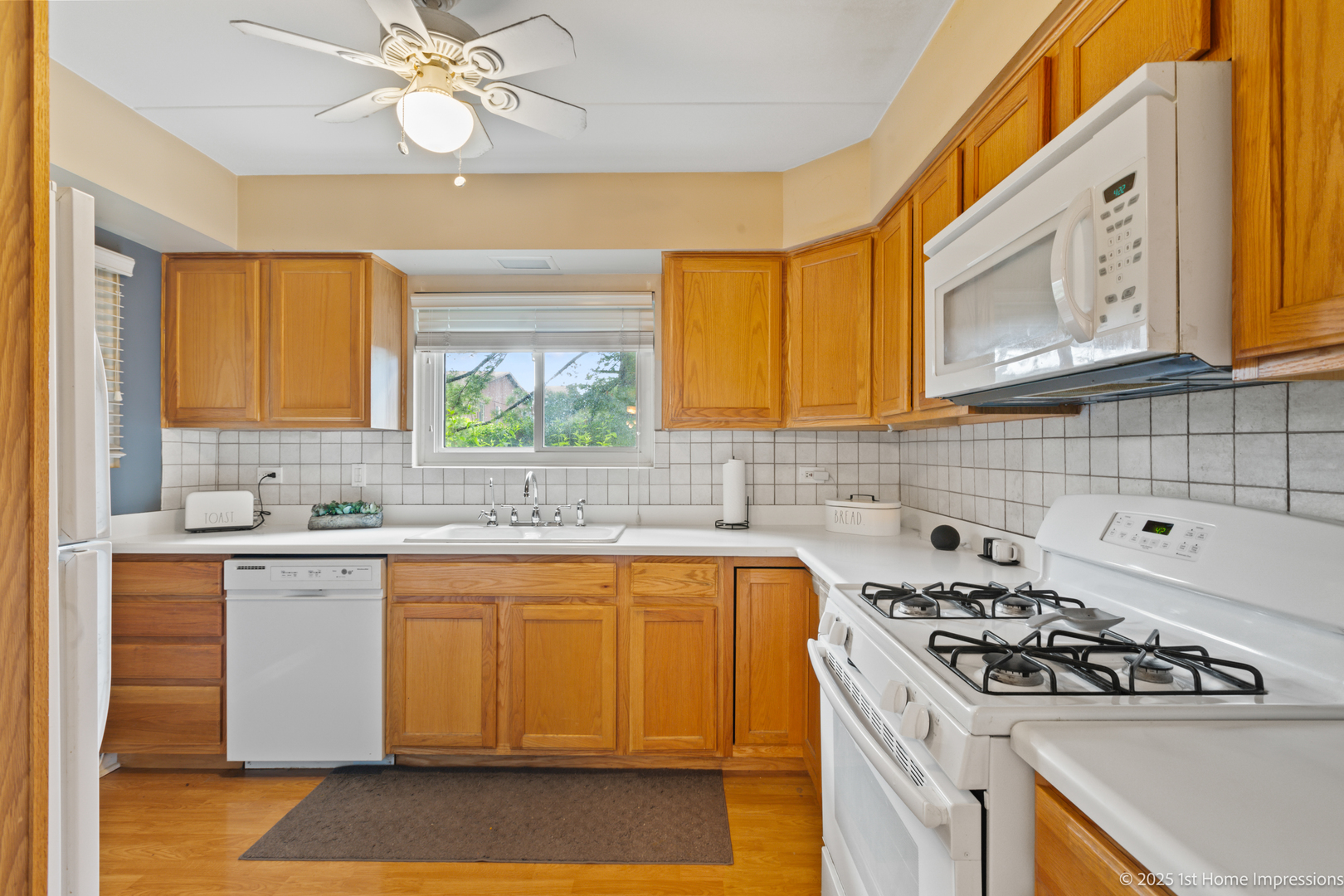 1313 Cass Lane #102, Westmont, IL 60559
