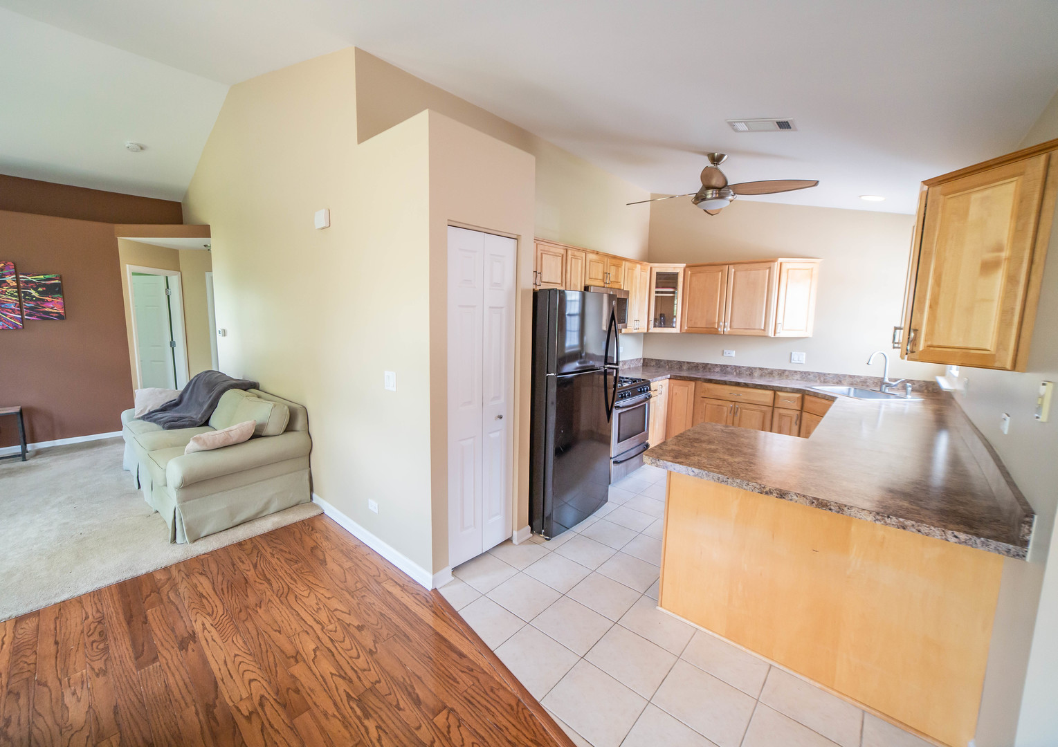 213 N Cathy Lane, Mount Prospect, IL 60056