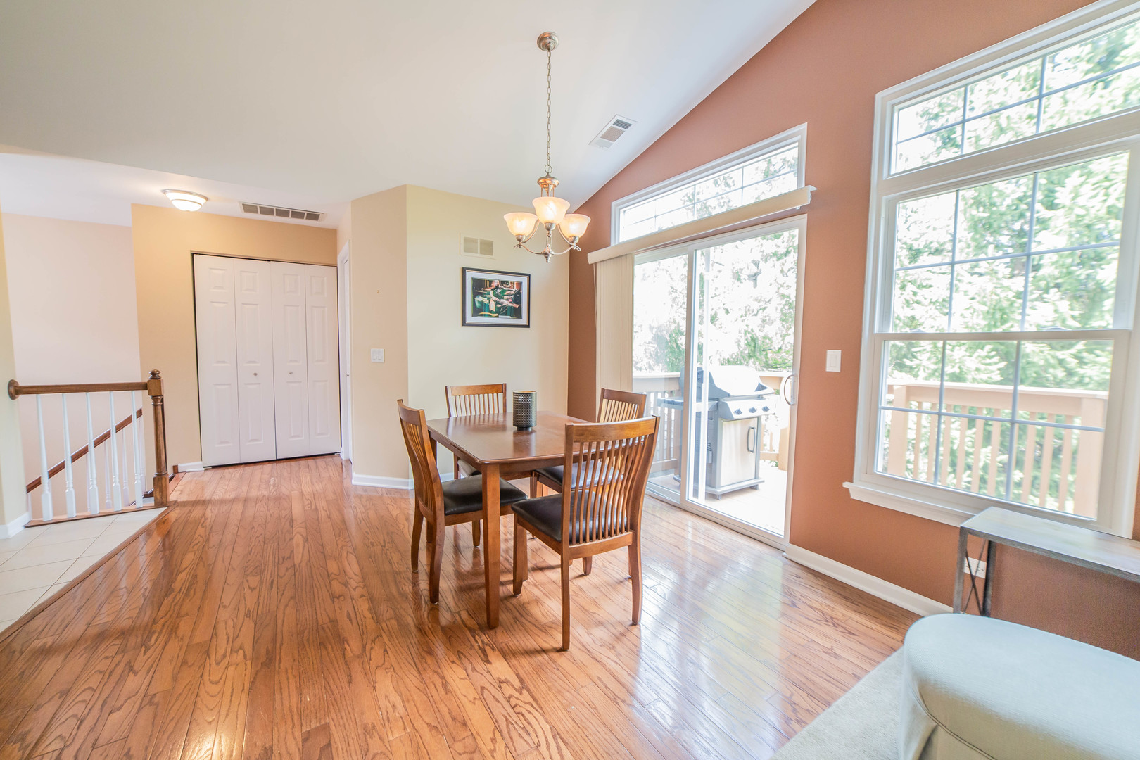 213 N Cathy Lane, Mount Prospect, IL 60056