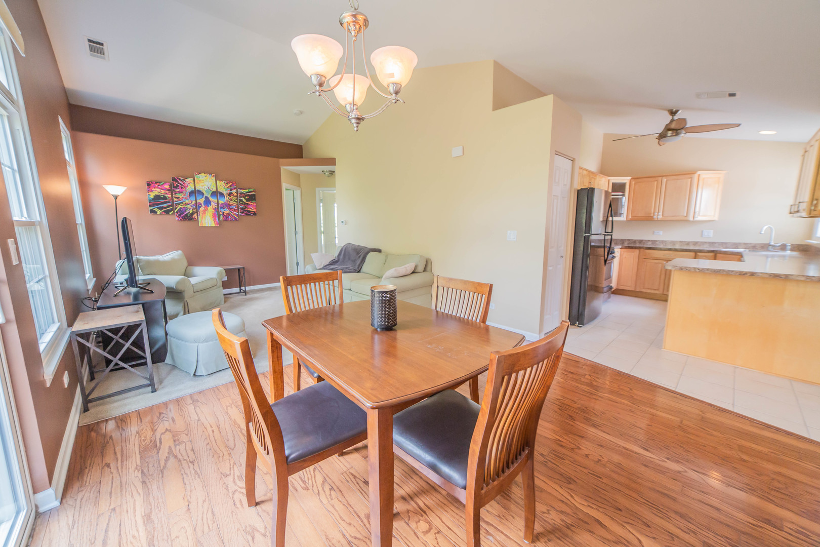 213 N Cathy Lane, Mount Prospect, IL 60056