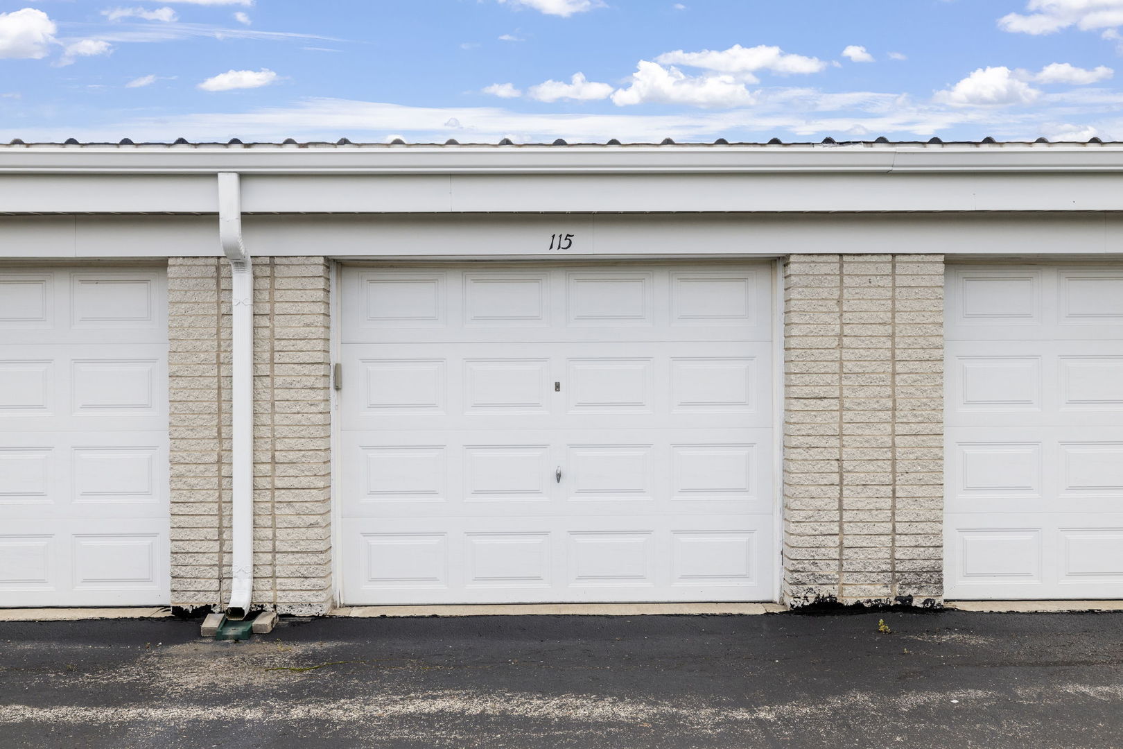 5540 Walnut Avenue #15B, Downers Grove, IL 60515