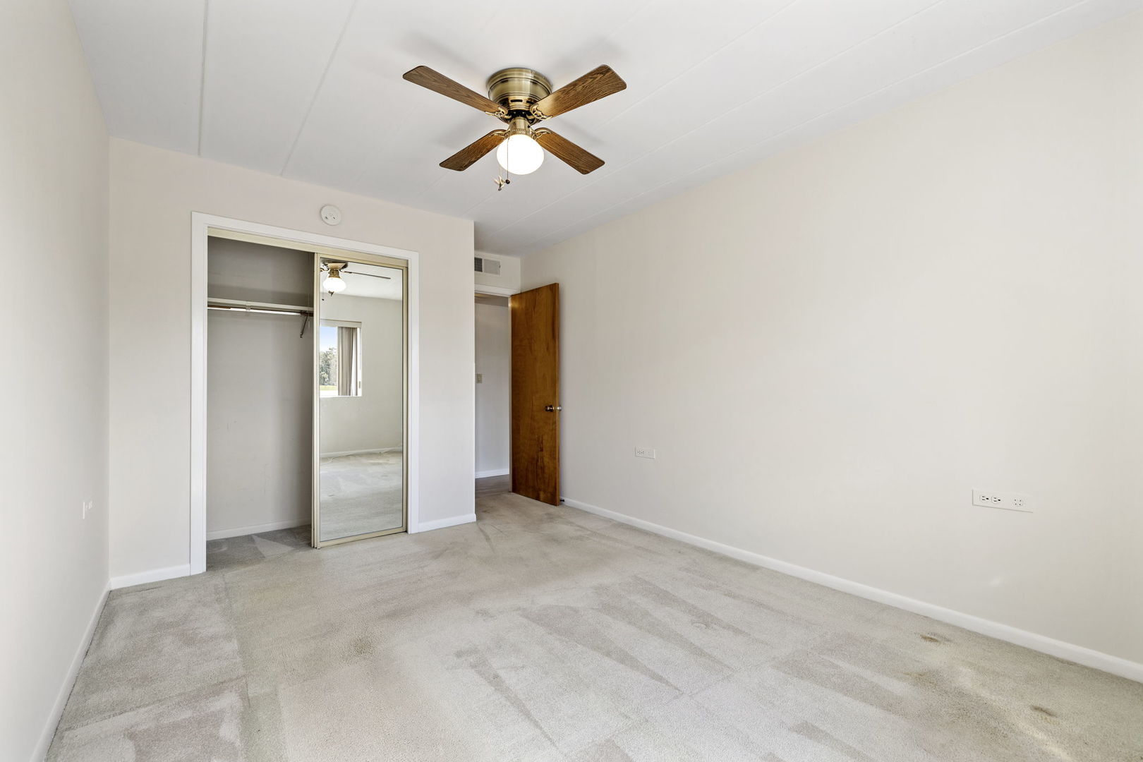 5540 Walnut Avenue #15B, Downers Grove, IL 60515