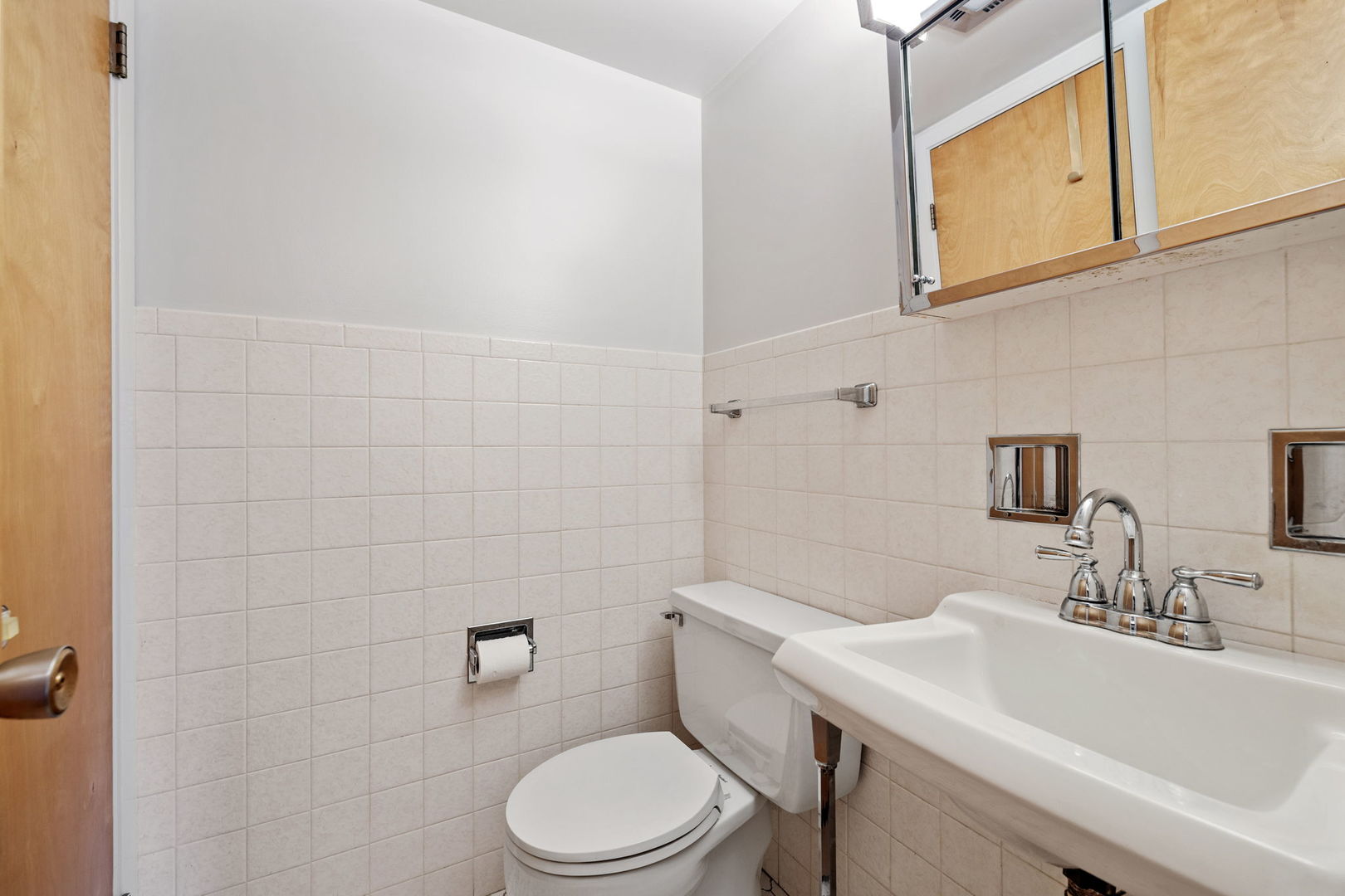 5540 Walnut Avenue #15B, Downers Grove, IL 60515