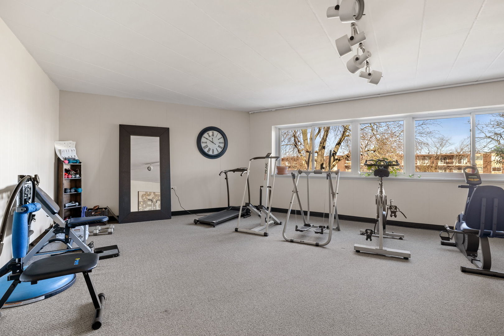 5540 Walnut Avenue #15B, Downers Grove, IL 60515