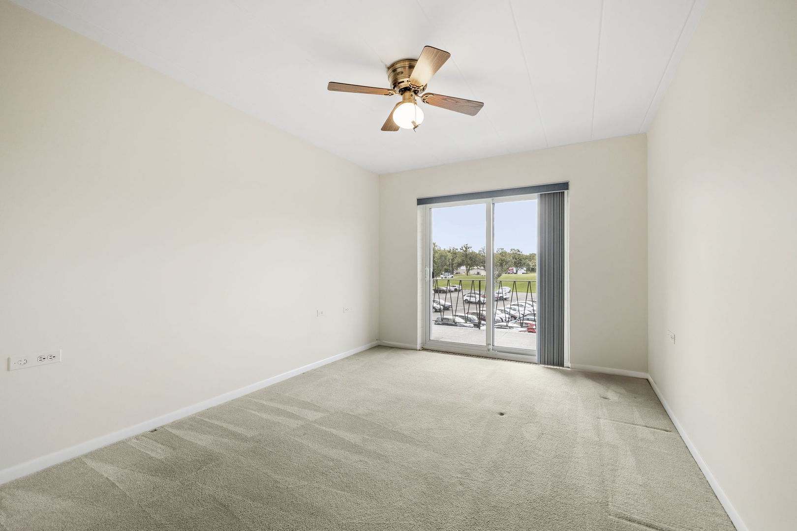 5540 Walnut Avenue #15B, Downers Grove, IL 60515