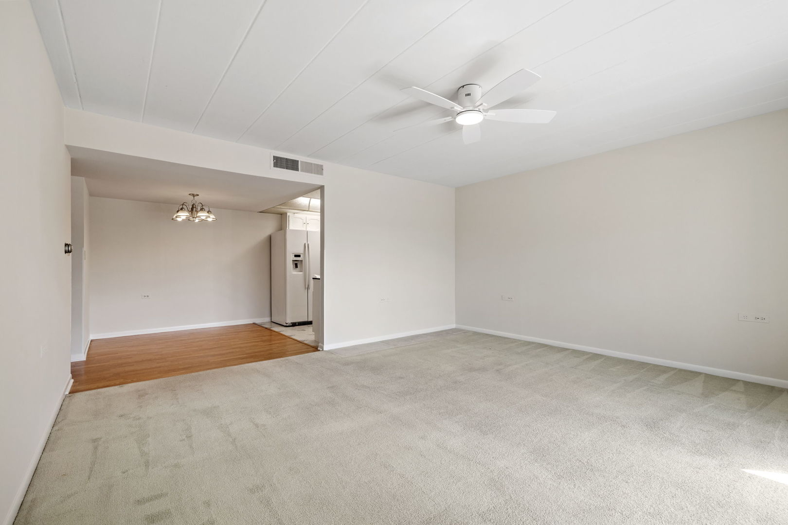 5540 Walnut Avenue #15B, Downers Grove, IL 60515