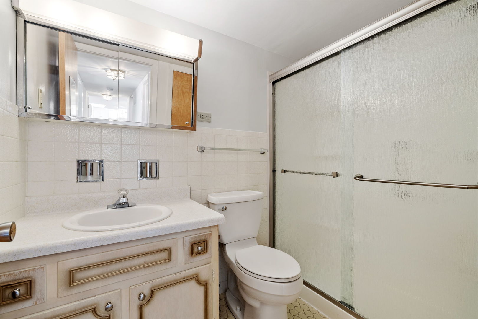 5540 Walnut Avenue #15B, Downers Grove, IL 60515