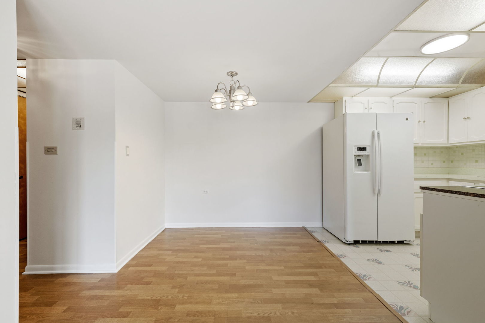 5540 Walnut Avenue #15B, Downers Grove, IL 60515