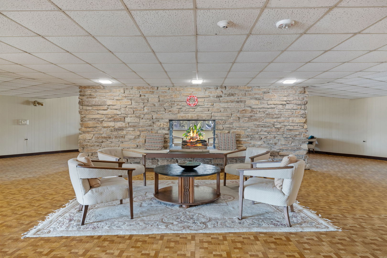 5540 Walnut Avenue #15B, Downers Grove, IL 60515