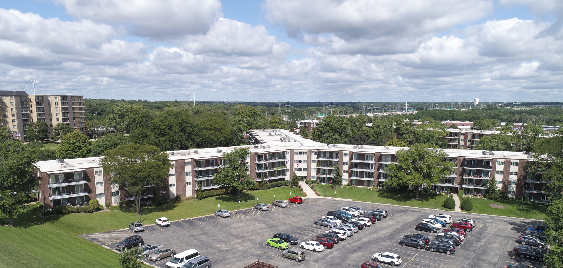 5540 Walnut Avenue #15B, Downers Grove, IL 60515