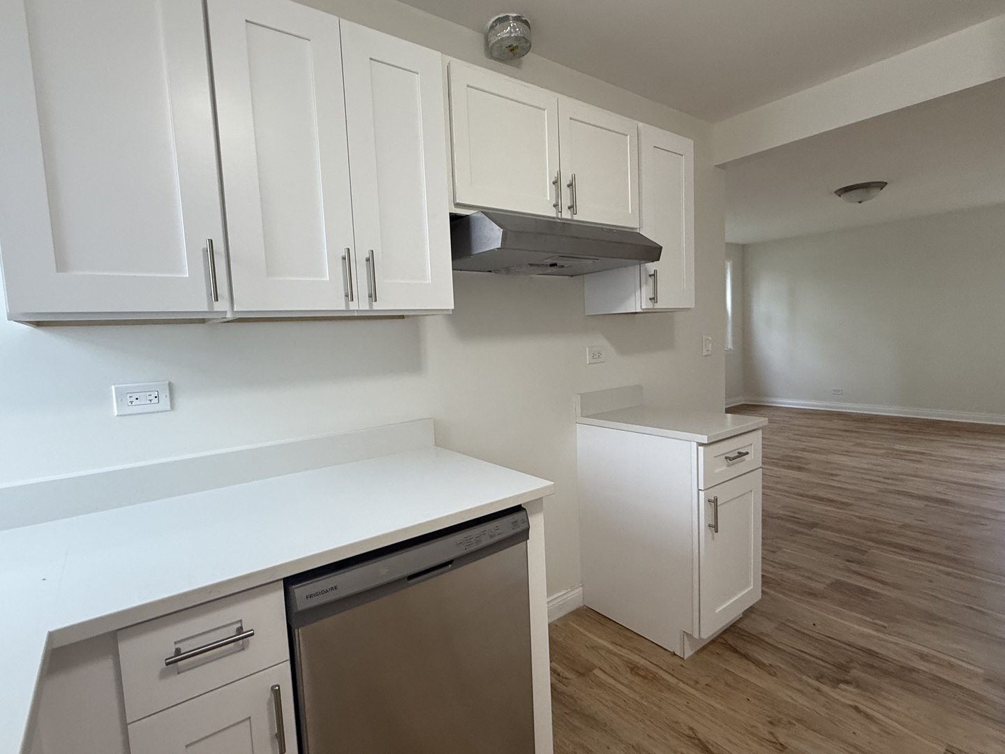10855 S Komensky Avenue, Oak Lawn, IL 60453