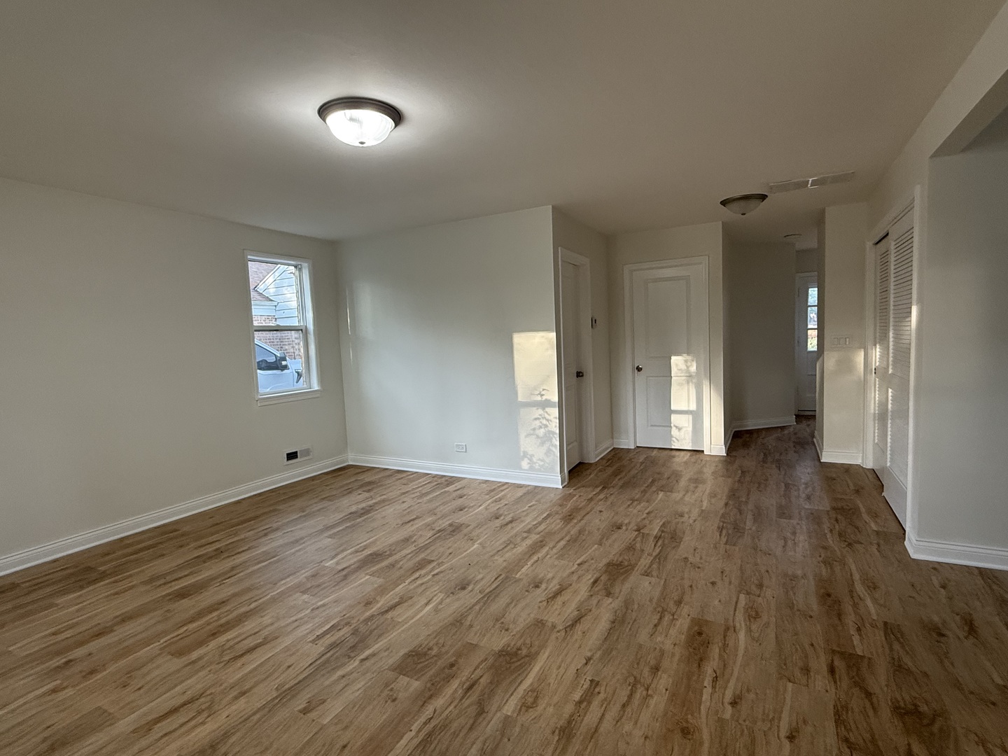 10855 S Komensky Avenue, Oak Lawn, IL 60453