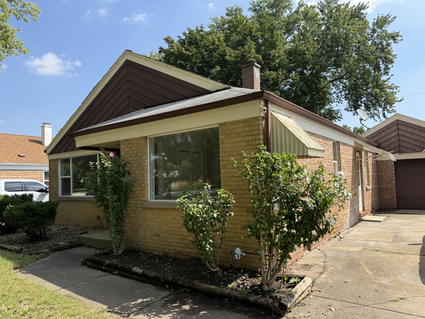 10855 S Komensky Avenue, Oak Lawn, IL 60453