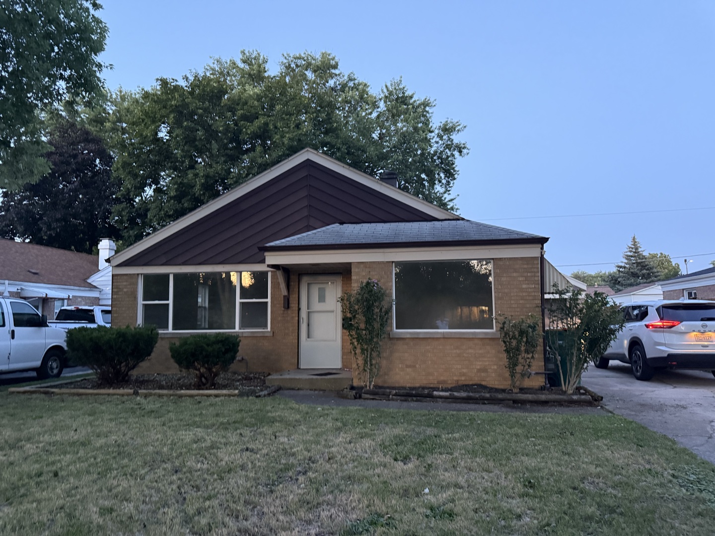 10855 S Komensky Avenue, Oak Lawn, IL 60453