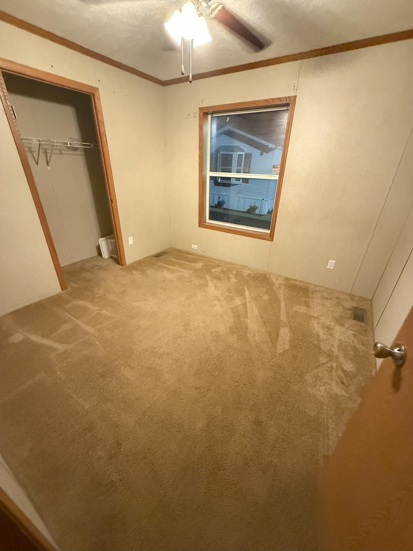 94 Hawthorne Drive, La Grange Highlands, IL 60525