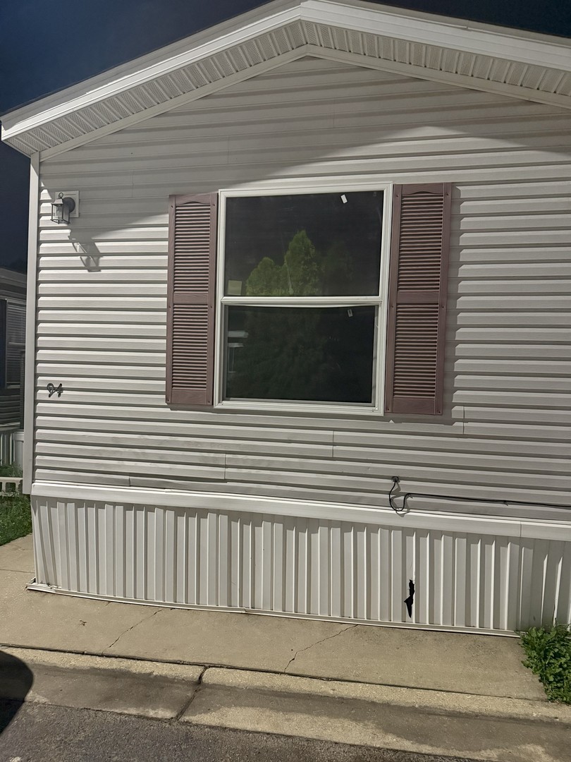 94 Hawthorne Drive, La Grange Highlands, IL 60525