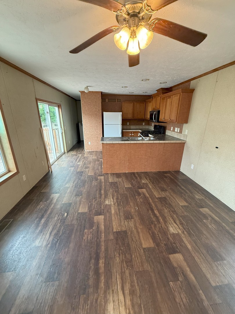 94 Hawthorne Drive, La Grange Highlands, IL 60525