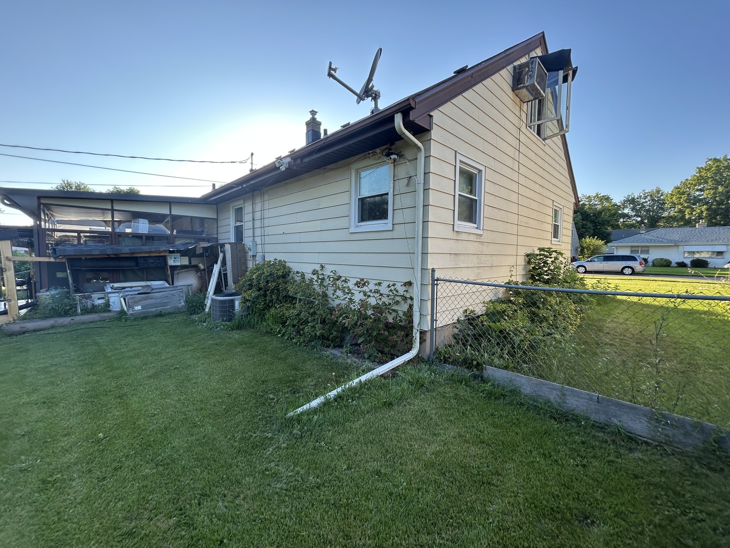 2725 Hooker Avenue, Rockford, IL 61108