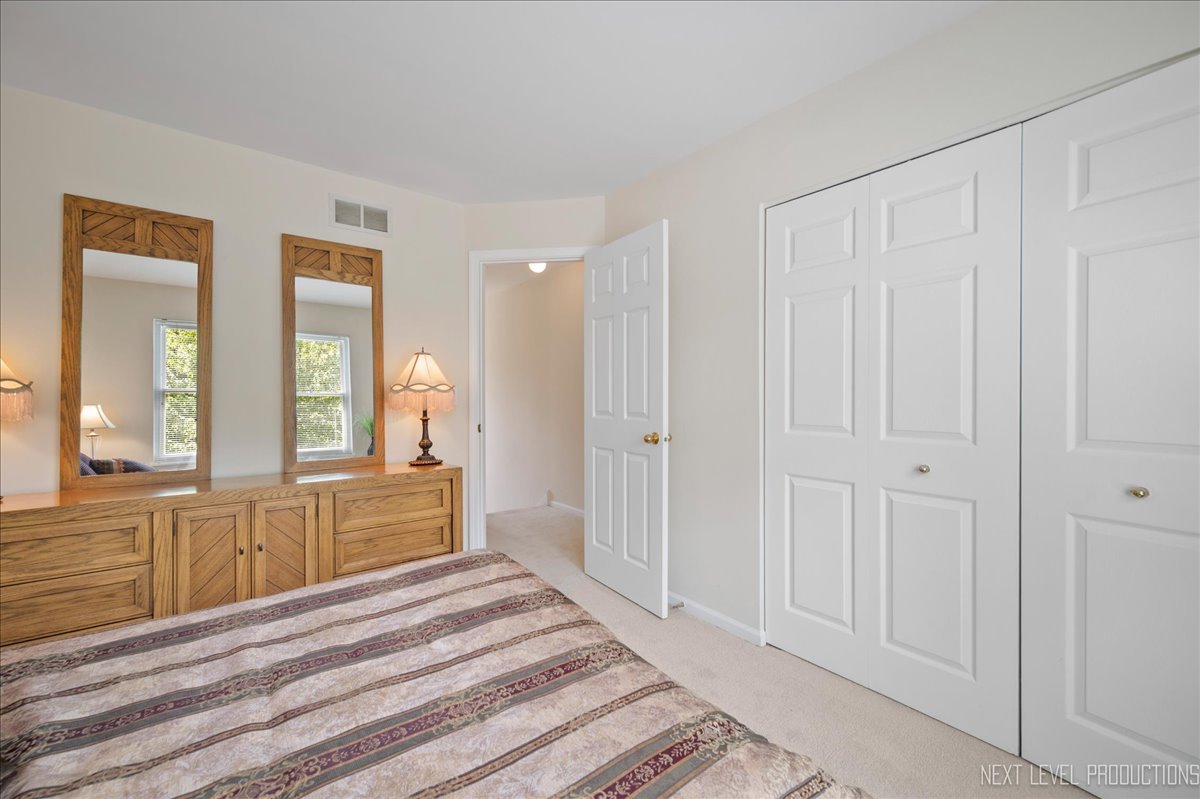 1439 Huntcliff Road, Bartlett, IL 60103