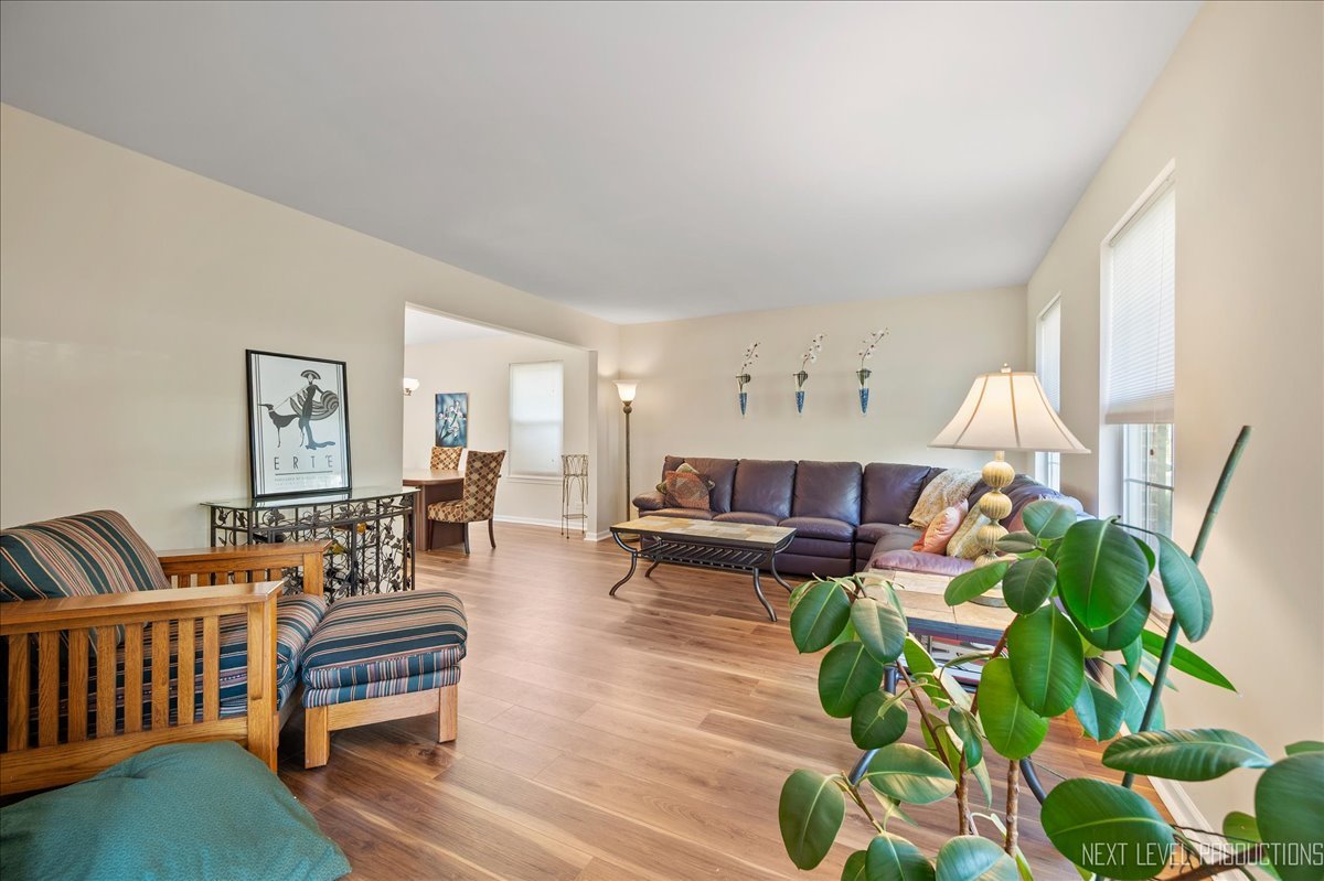 1439 Huntcliff Road, Bartlett, IL 60103