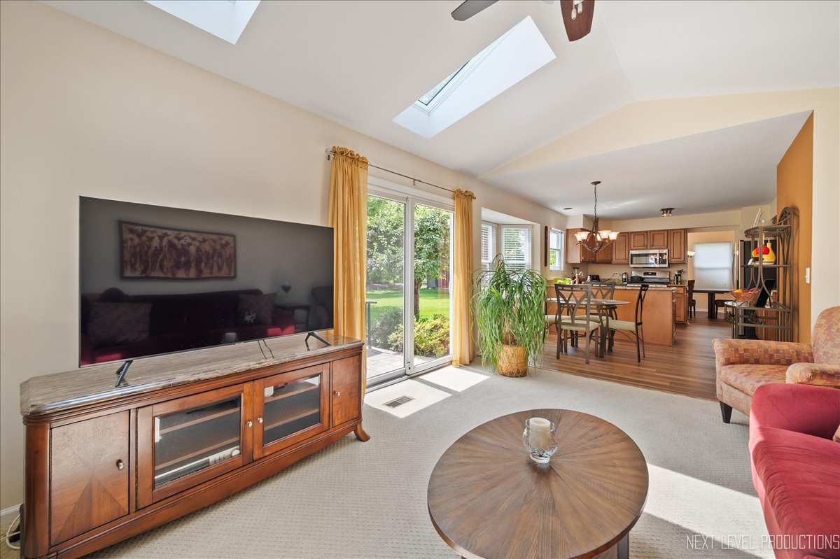 1439 Huntcliff Road, Bartlett, IL 60103