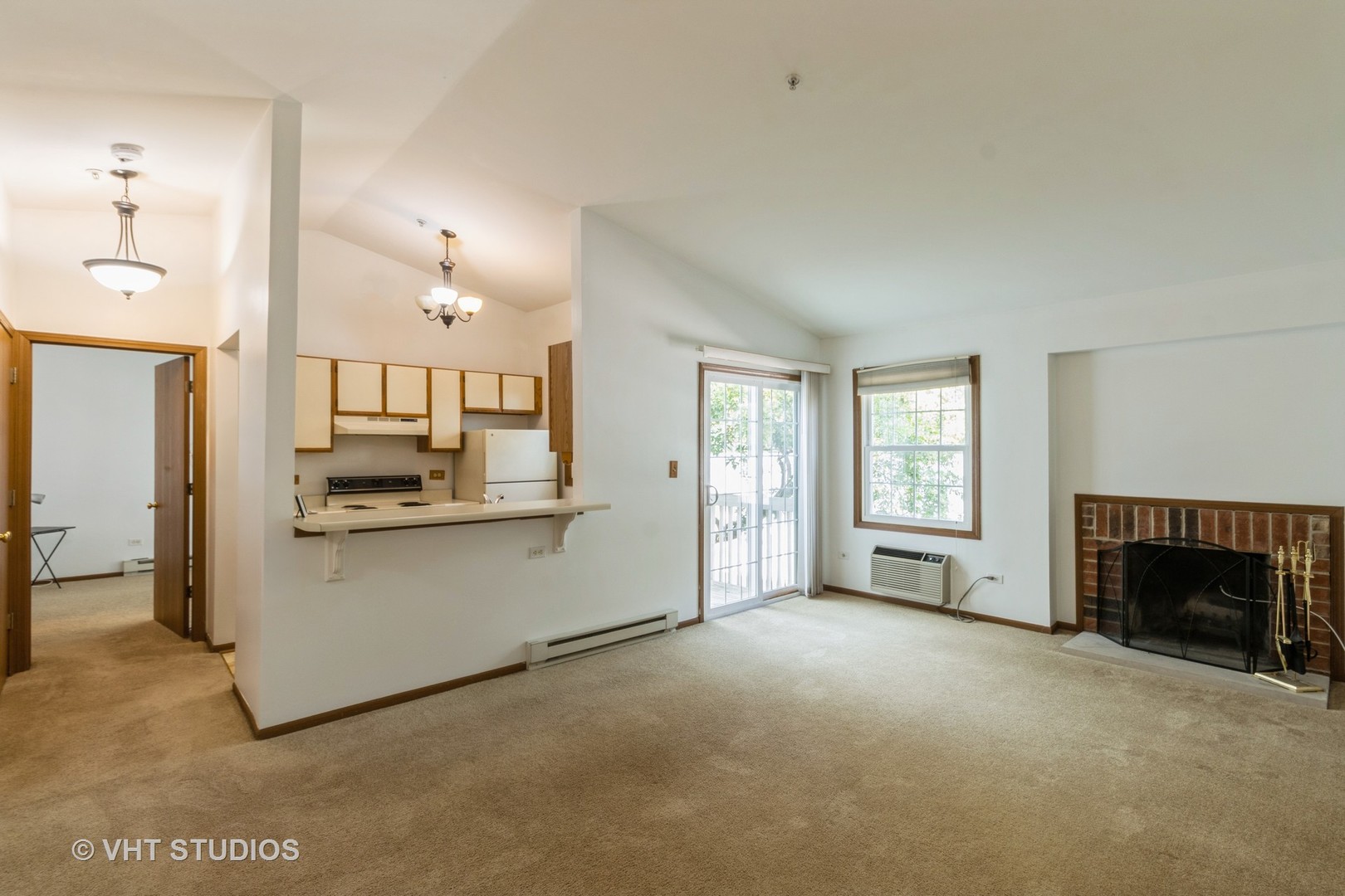 1305 Cunat Court #2B, Lake In The Hills, IL 60156