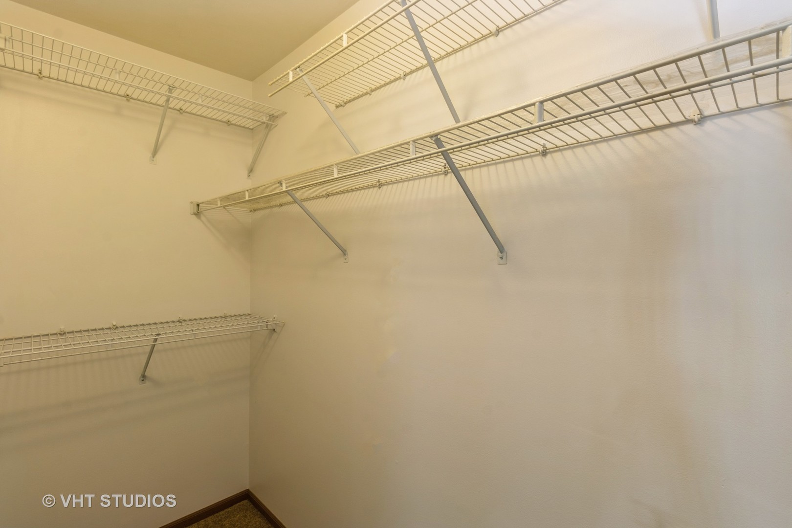 1305 Cunat Court #2B, Lake In The Hills, IL 60156