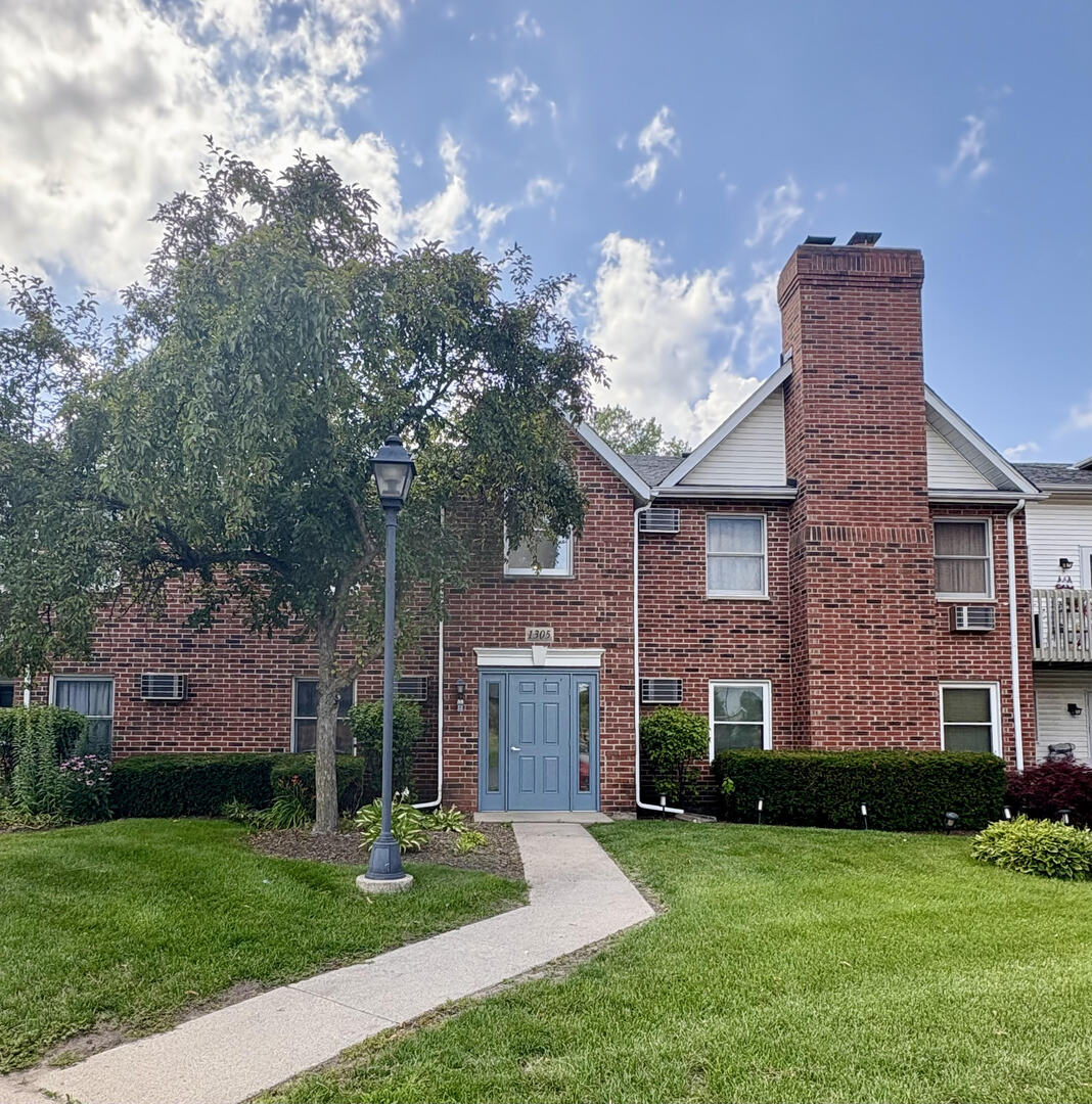 1305 Cunat Court #2B, Lake In The Hills, IL 60156