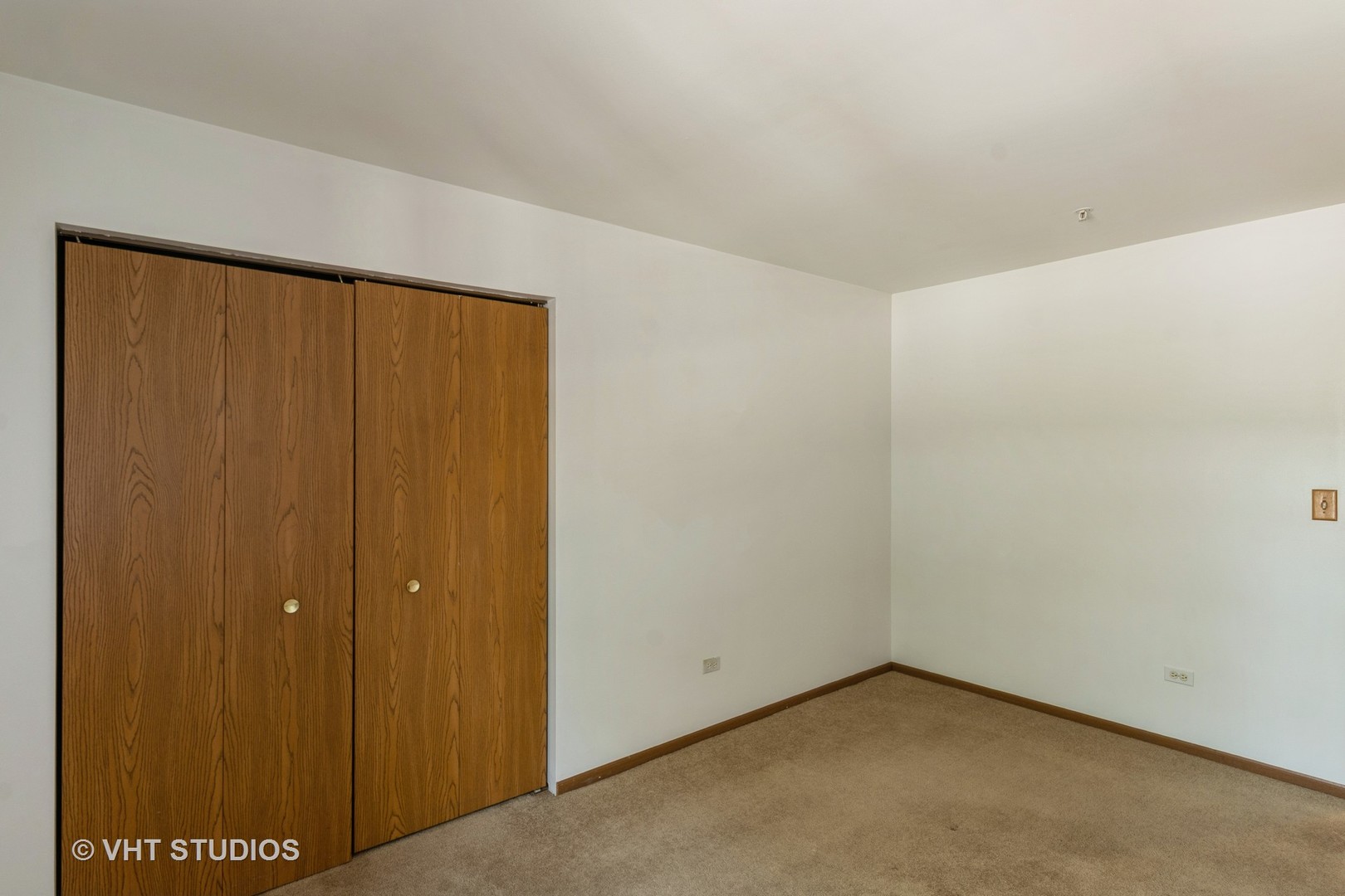 1305 Cunat Court #2B, Lake In The Hills, IL 60156